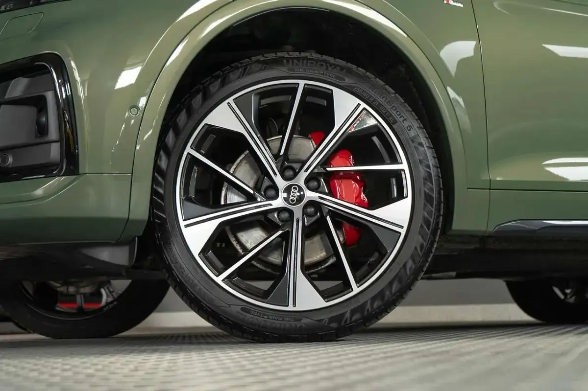 Gebraucht Audi Q5 Edition .1 204 PS (150 kW) 2021 Distriktgrün metallic SUV