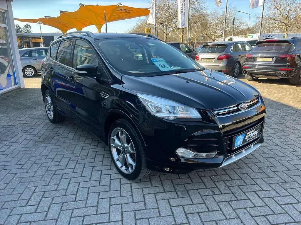 Gebraucht Ford Kuga Individual 182 PS (133 kW) 2016 Schwarz SUV