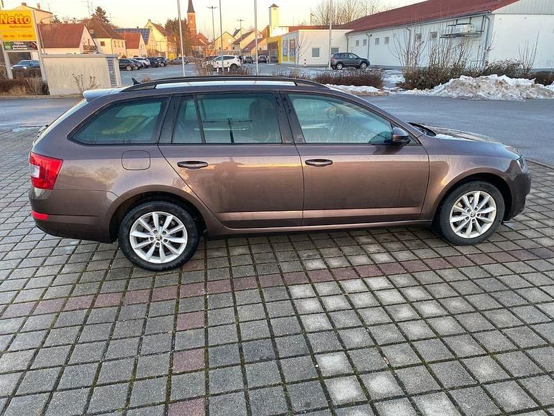 Gebraucht Skoda Octavia 150 PS (110 kW) 2016 Braun Kombi