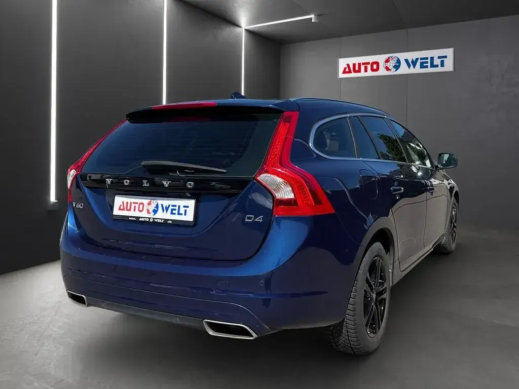 Gebraucht Volvo V60 Ocean Race 190 PS (139 kW) 2016 Blau Kombi