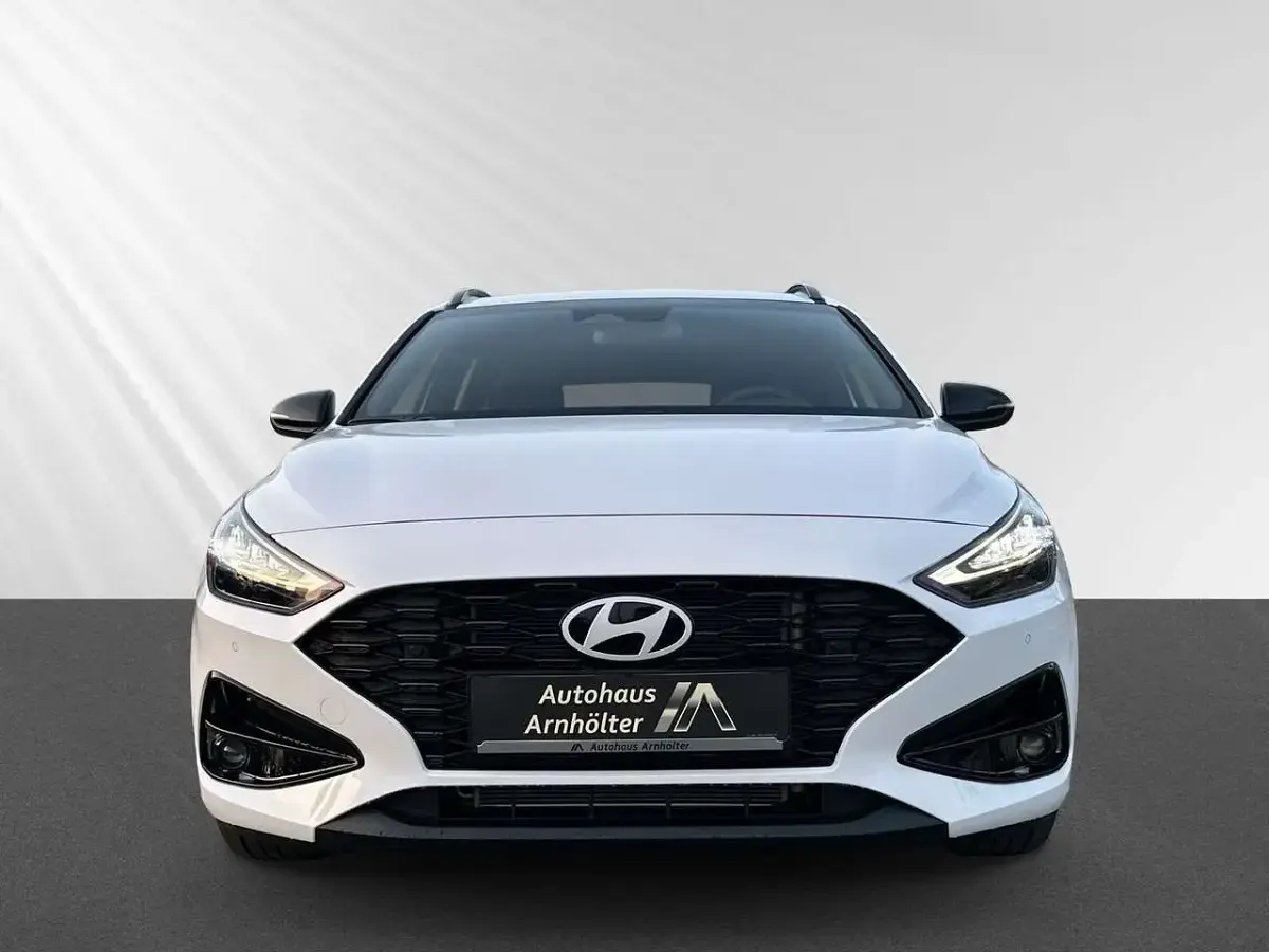Neu Hyundai i30 Trend 150 PS (110 kW) 2026 Serenity white Kombi