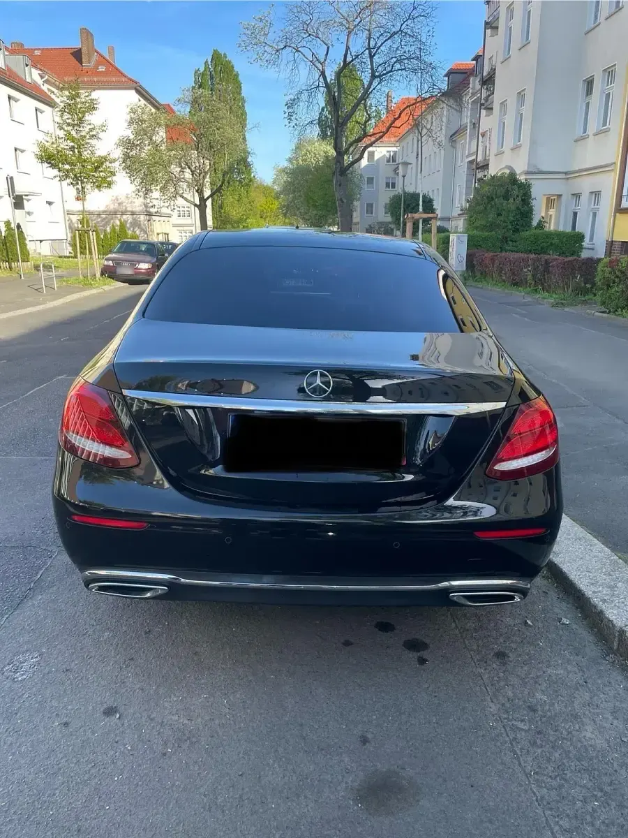 Gebraucht Mercedes E350 258 PS (189 kW) 2017 Schwarz Limousine