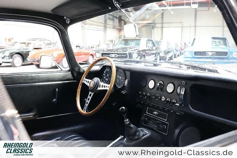 Second-hand Jaguar E-Type 269 CP (197 kW) 1966 Bej Coupe