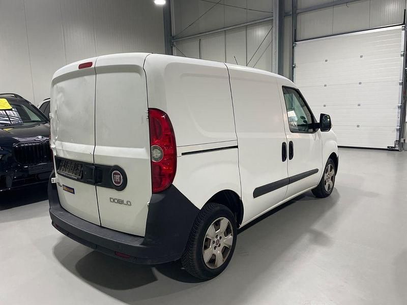 Gebraucht Fiat Doblò 101 PS (74 kW) 2015 Weiß Van / Kleinbus