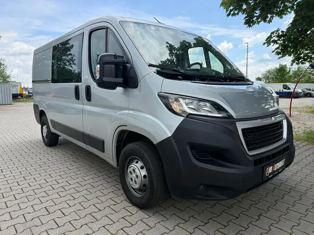 Gebraucht Peugeot Boxer 140 PS (102 kW) 2021 Weiß Van