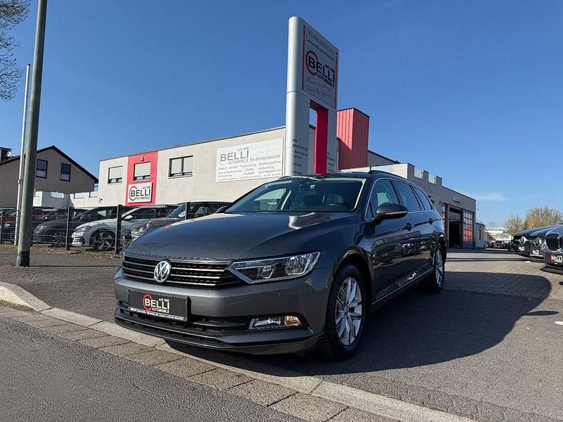 Gebraucht VW Passat Comfortline 150 PS (110 kW) 2017 Grau Limousine