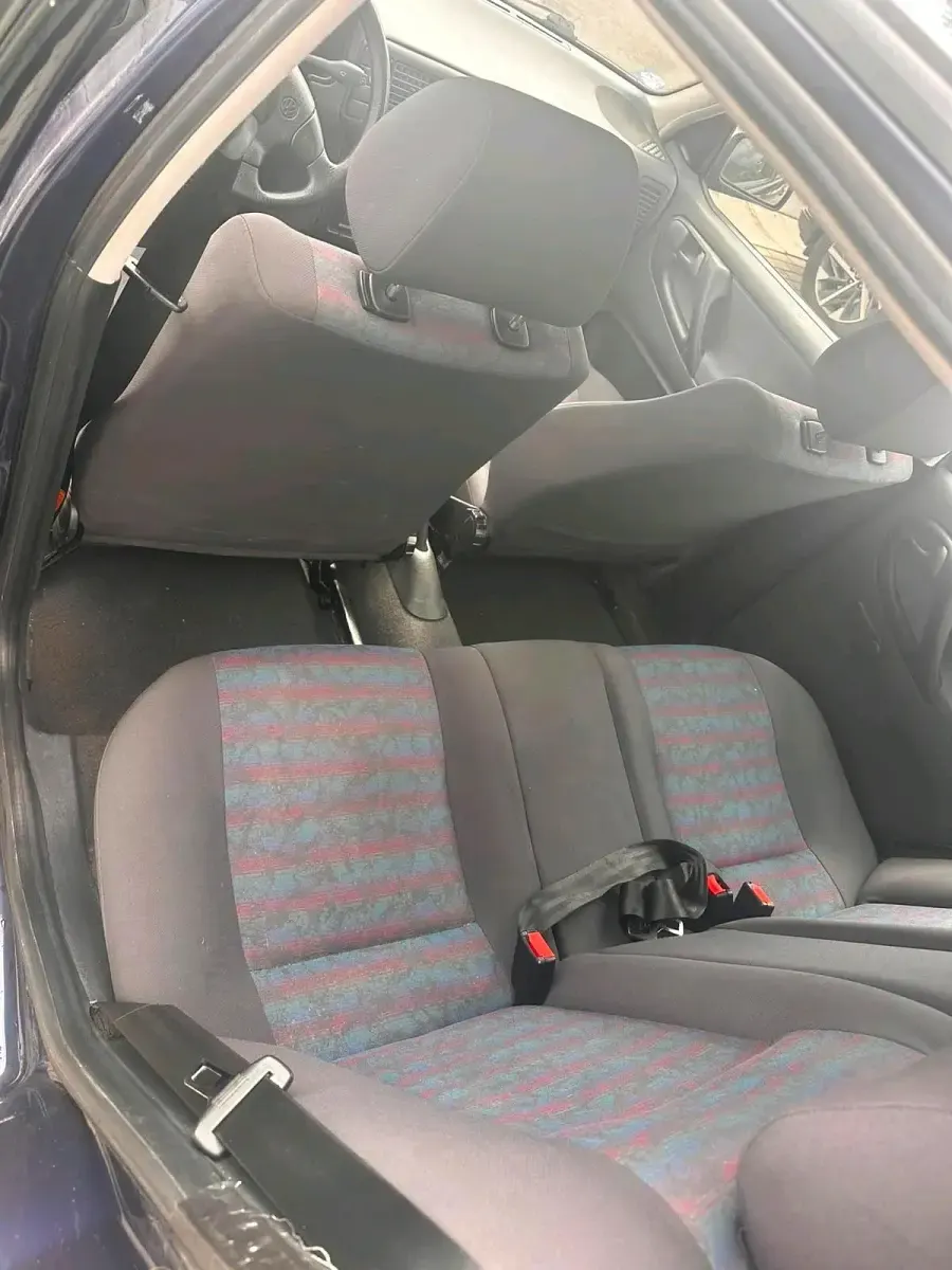Gebraucht VW Polo 60 PS (44 kW) 1999 Blau Kleinwagen