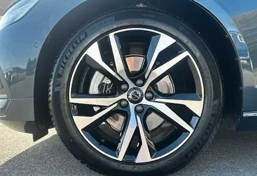 Gebraucht Volvo V60 Core 197 PS (144 kW) 2025 Blau Kombi