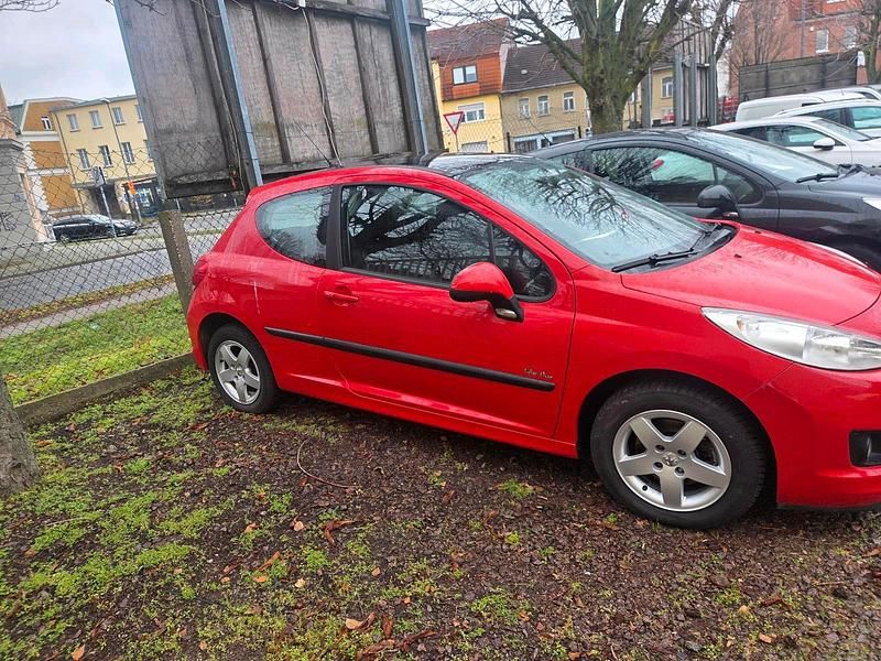 Gebraucht Peugeot 207 95 PS (69 kW) 2012 Rot Kleinwagen