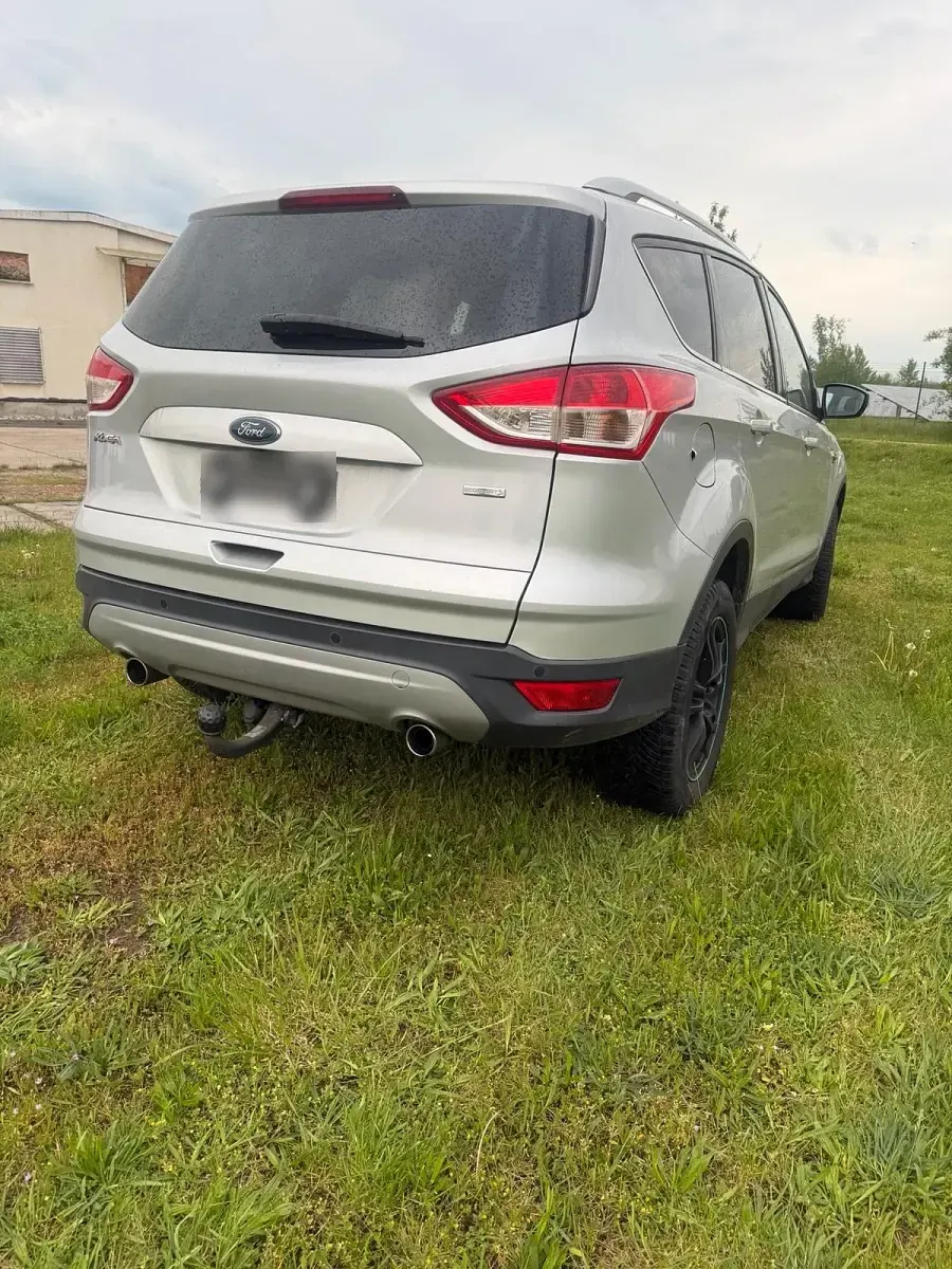 Gebraucht Ford Kuga 150 PS (110 kW) 2016 Silber SUV