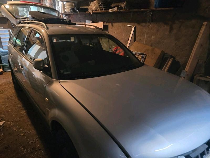 Gebraucht VW Passat 101 PS (74 kW) 1999 Silber Kombi