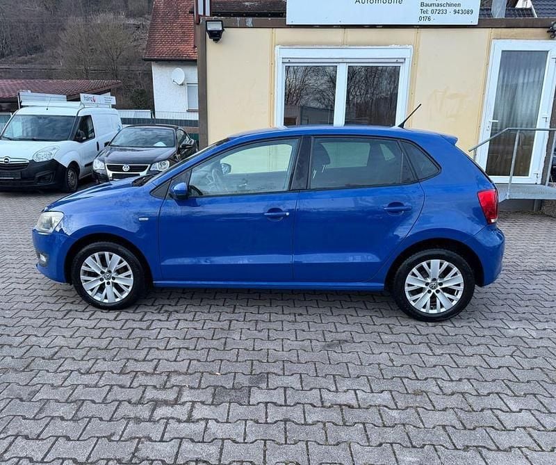 Gebraucht VW Polo Life 90 PS (66 kW) 2013 Blau Limousine