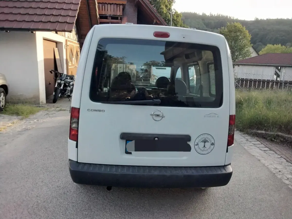 Gebraucht Opel Combo 90 PS (66 kW) 2009 Weiß Van / Kleinbus