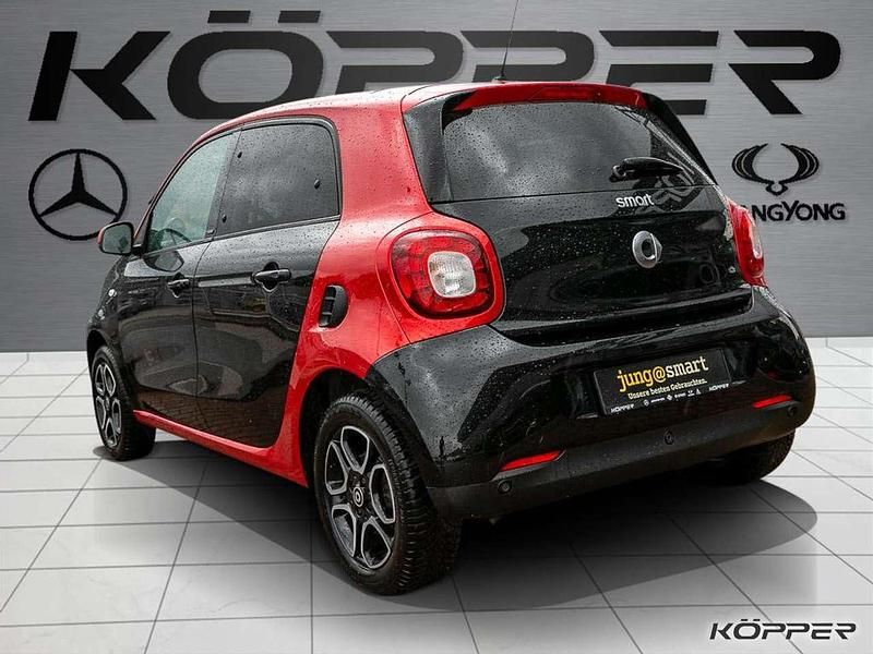 Second-hand Smart ForFour 90 CP (66 kW) 2019 Negru Hatchback