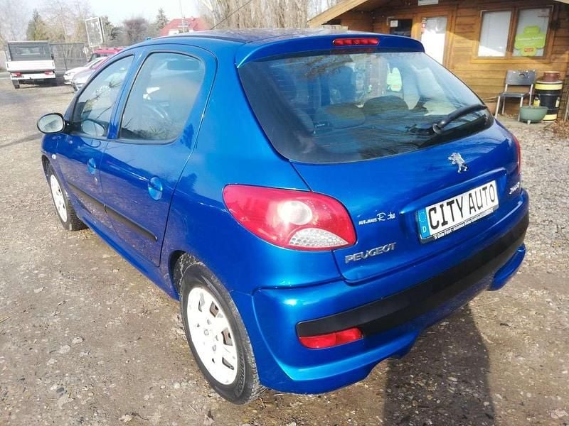 Gebraucht Peugeot 206 Basis 73 PS (53 kW) 2011 Lack blau ipanema/metalliclac Limousine