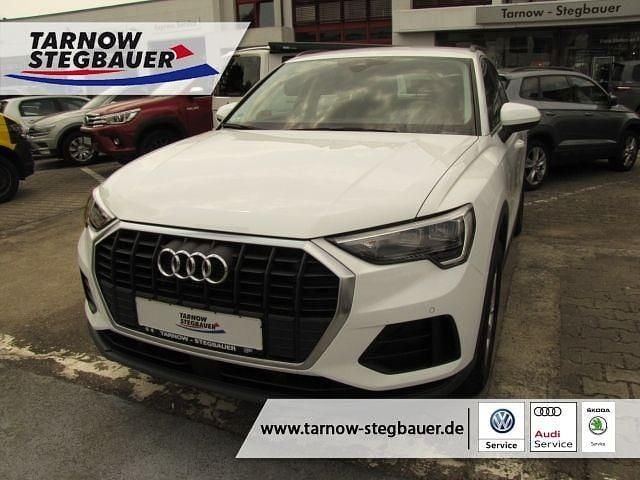 Ibisweiß (metallic) Gebraucht 2022 Audi Q3 SUV | 26.990 € (Superpreis) - Bild 1/4