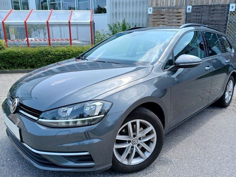 Grau Gebraucht 2019 VW Golf VII Comfortline Kombi | 10.500 € (Guter Preis) - Bild 1/4