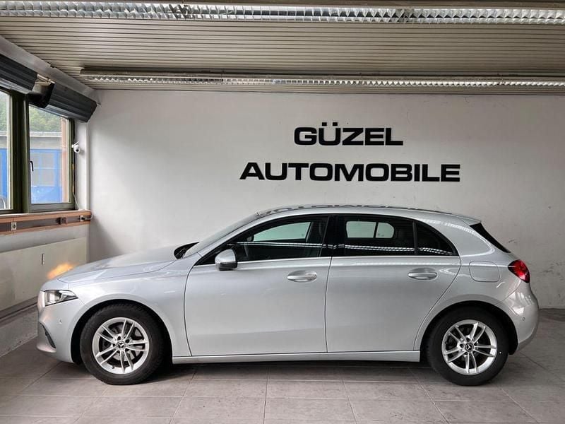 Gebraucht Mercedes A180 Style 136 PS (100 kW) 2019 Silber Limousine