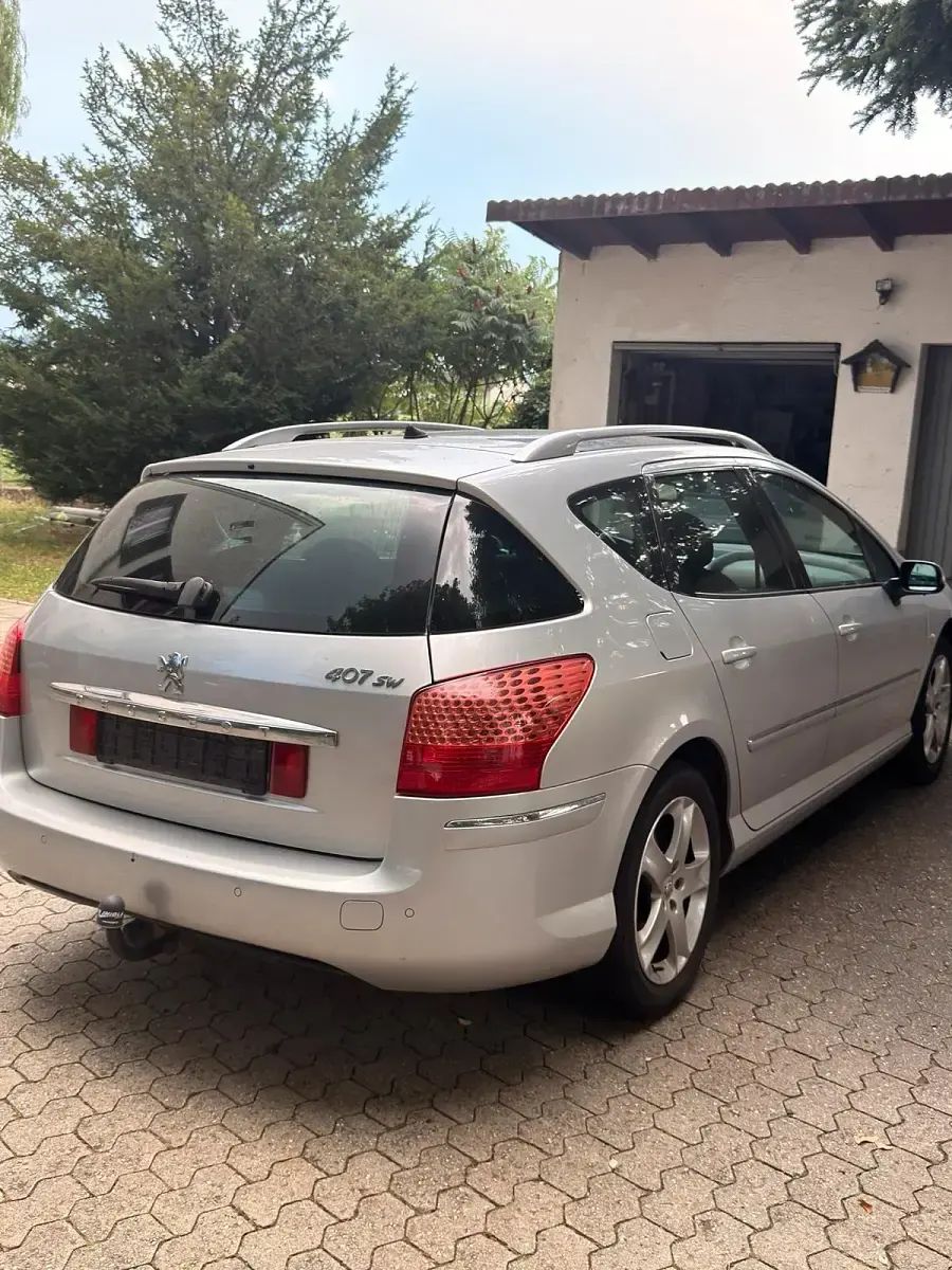 Gebraucht Peugeot 407 140 PS (102 kW) 2009 Weiß Kombi