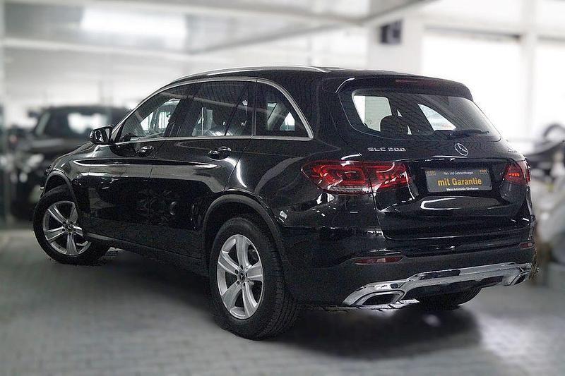 Gebraucht Mercedes GLC200 197 PS (144 kW) 2021 Schwarz SUV