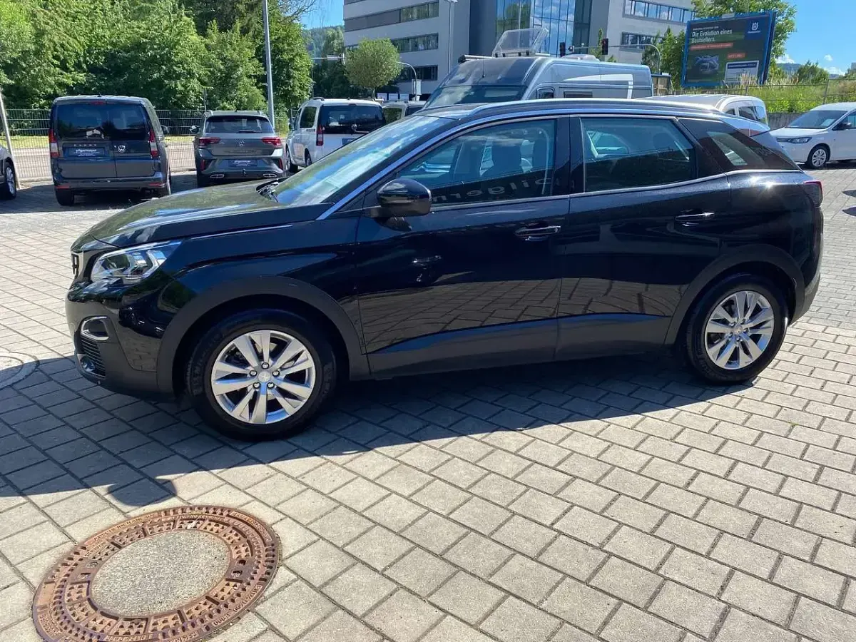 Gebraucht Peugeot 3008 Active 131 PS (96 kW) 2016 Lackierung schwarz perla nera SUV