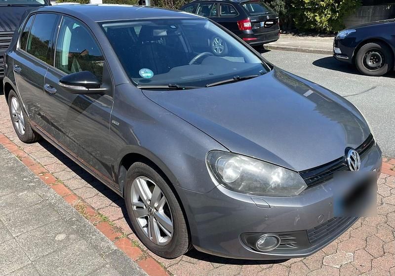 Gebraucht VW Golf VII Trendline 105 PS (77 kW) 2012 Grau Limousine