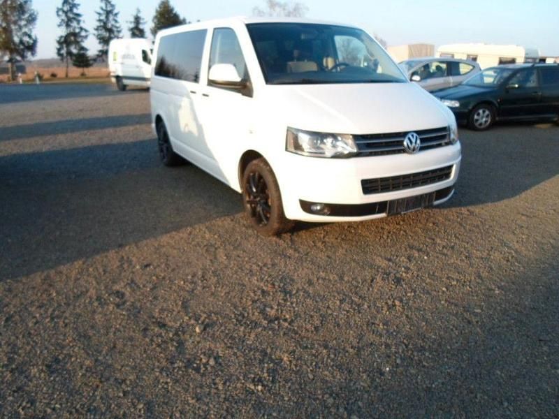Gebraucht VW Multivan Startline 140 PS (102 kW) 2013 Weiß Van
