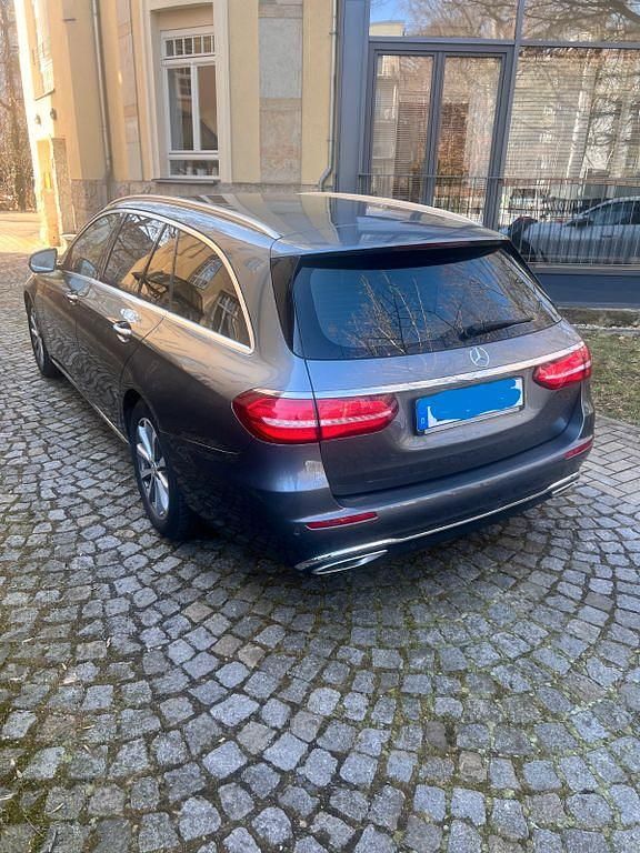Gebraucht Mercedes E220 194 PS (142 kW) 2017 Grau Limousine