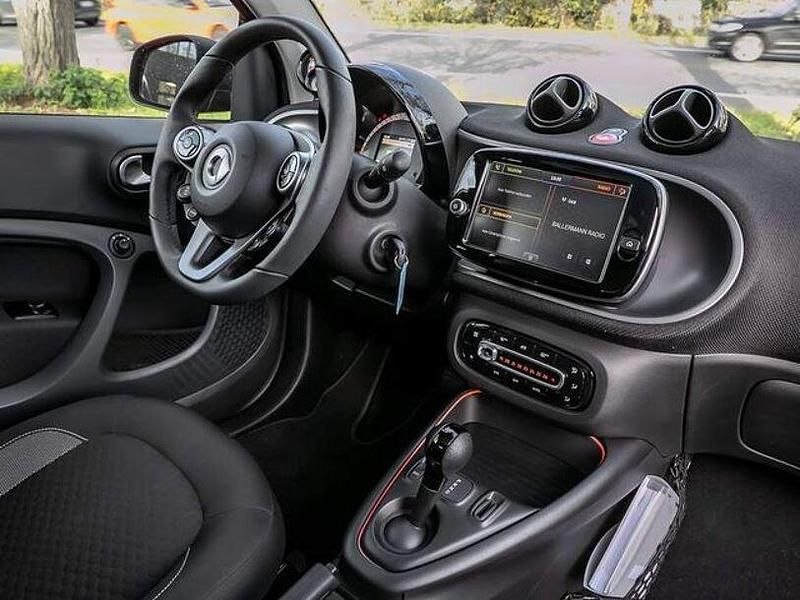 Gebraucht Smart ForTwo Electric Drive Exclusive 60 kW (82 PS) 2023 Schwarz
