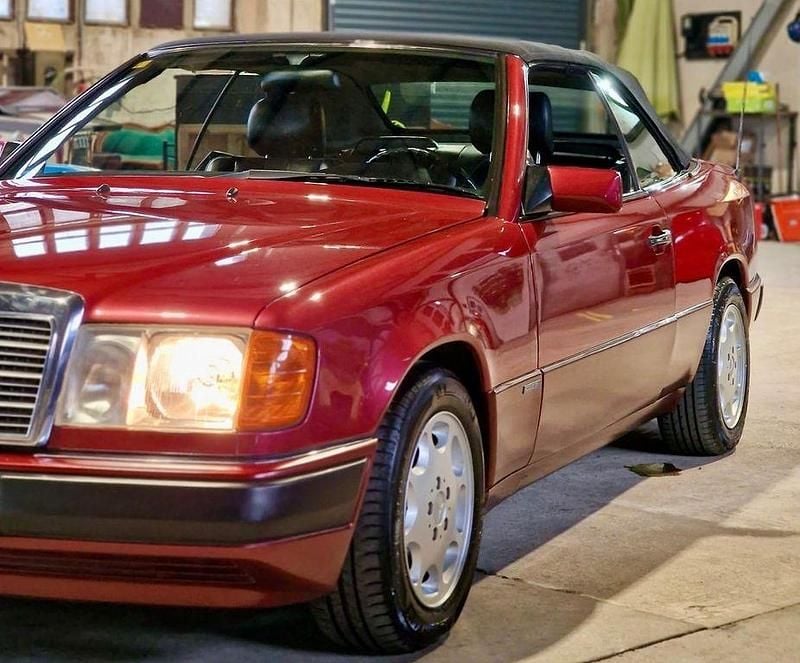 Rot Gebraucht 1992 Mercedes E300 Sportline Cabrio | 23.980 € - Bild 1/4