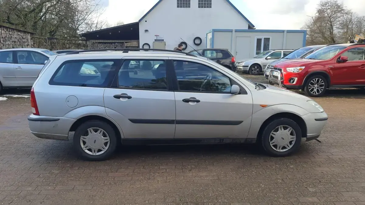 Gebraucht Ford Focus 75 PS (55 kW) 2002 Silber Kombi