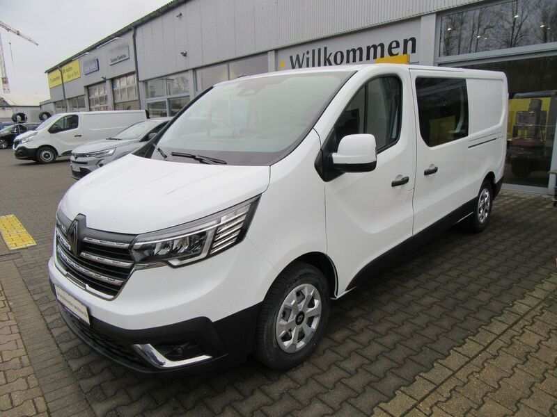 Neu Renault Trafic Komfort 150 PS (110 kW) 2025 Weiß Van / Kleinbus