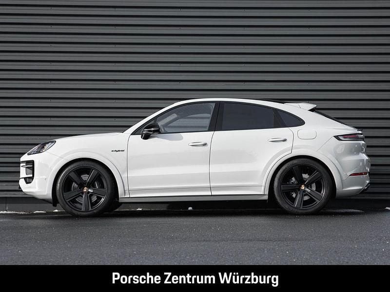 Second-hand Porsche Cayenne Black Edition 470 CP (345 kW) 2026 Alb SUV