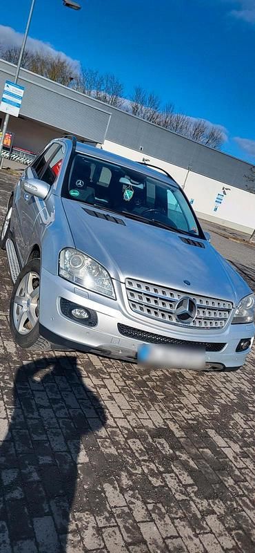 Gebraucht Mercedes ML320 224 PS (164 kW) 2006 Silber SUV