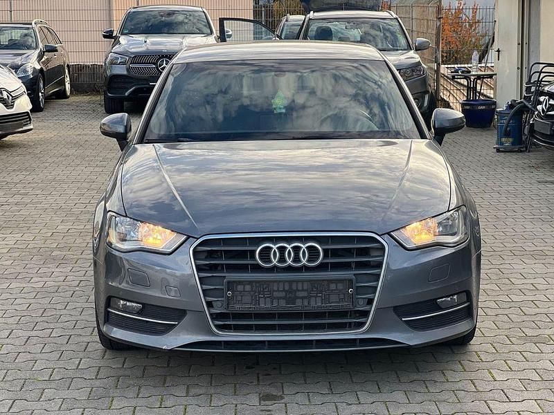 Grau Gebraucht 2013 Audi A3 S-Line Limousine | 6.499 € (Superpreis) - Bild 1/4
