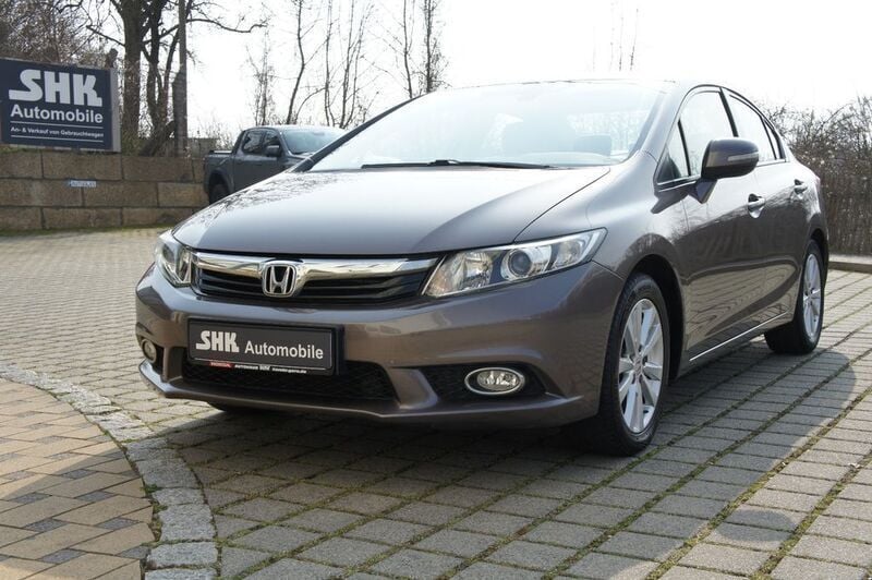 Braun Gebraucht 2013 Honda Civic Limousine | 7.390 € (Fairer Preis) - Bild 1/4