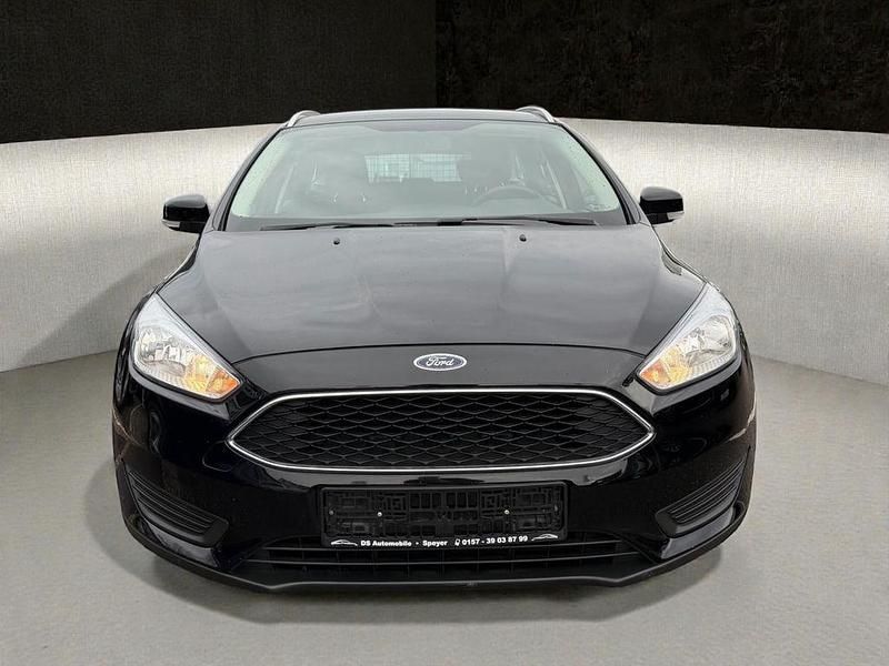 Gebraucht Ford Focus 101 PS (74 kW) 2018 Schwarz Limousine