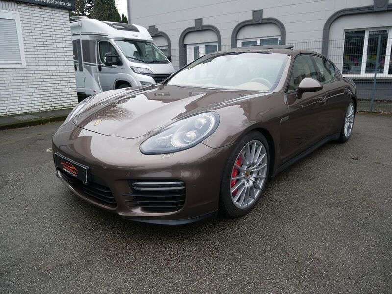 Macadamiabraun metallic Gebraucht 2015 Porsche Panamera GTS Limousine | 43.950 € (Superpreis) - Bild 1/4