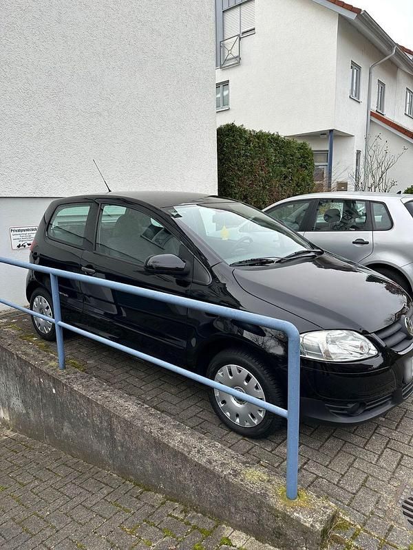 Second-hand VW Fox 54 CP (39 kW) 2009 Negru Hatchback