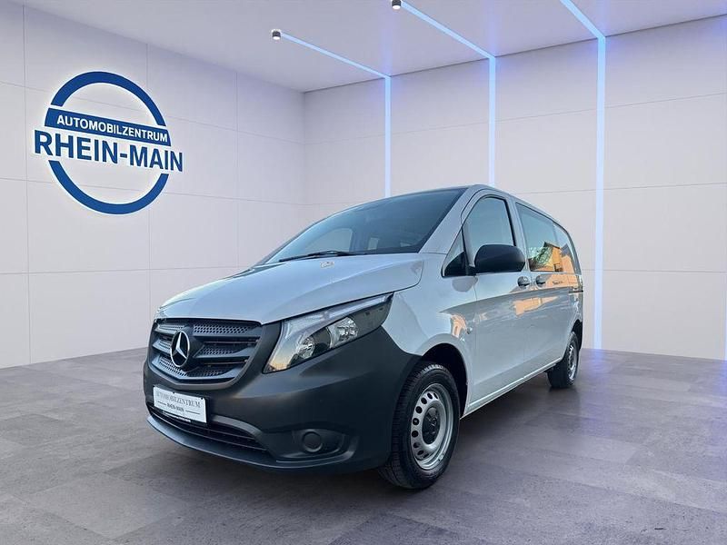 Weiß Gebraucht 2022 Mercedes Vito Van / Kleinbus | 28.911 € (Superpreis) - Bild 1/4
