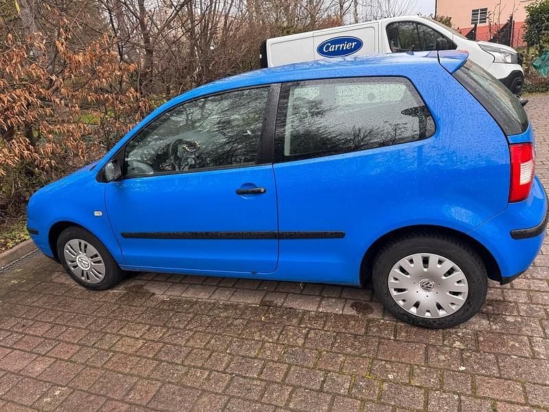 Blau Gebraucht 2002 VW Polo Kleinwagen | 500 € - Bild 1/4