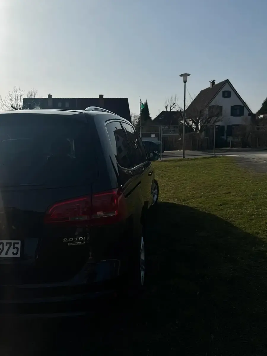 Gebraucht VW Sharan 177 PS (130 kW) 2013 Schwarz Van / Kleinbus