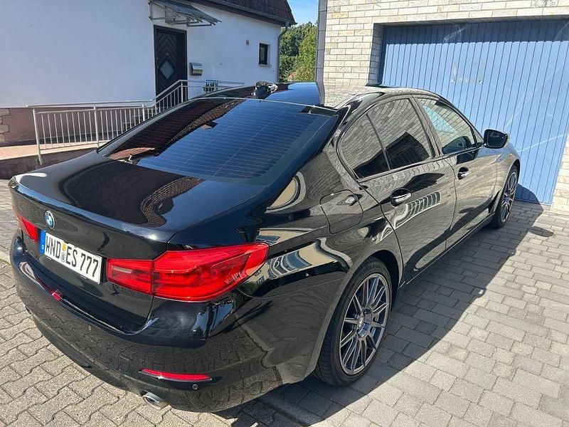 Gebraucht BMW 520 Sport Line 190 PS (139 kW) 2017 Schwarz Limousine