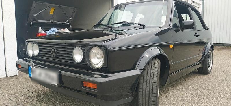 Schwarz Gebraucht 1993 VW Golf Cabriolet Sportline Cabrio | 13.200 € - Bild 1/4