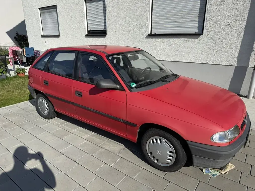 Gebraucht Opel Astra 71 PS (52 kW) 1995 Rot Limousine