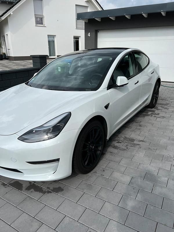 Gebraucht Tesla Model 3 366 kW (498 PS) 2022 Weiß Limousine