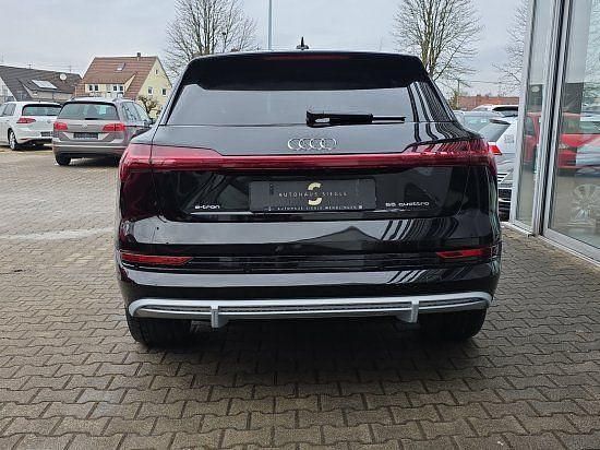 Gebraucht Audi e-tron S-Line 300 kW (408 PS) 2022 Brillantschwarz SUV