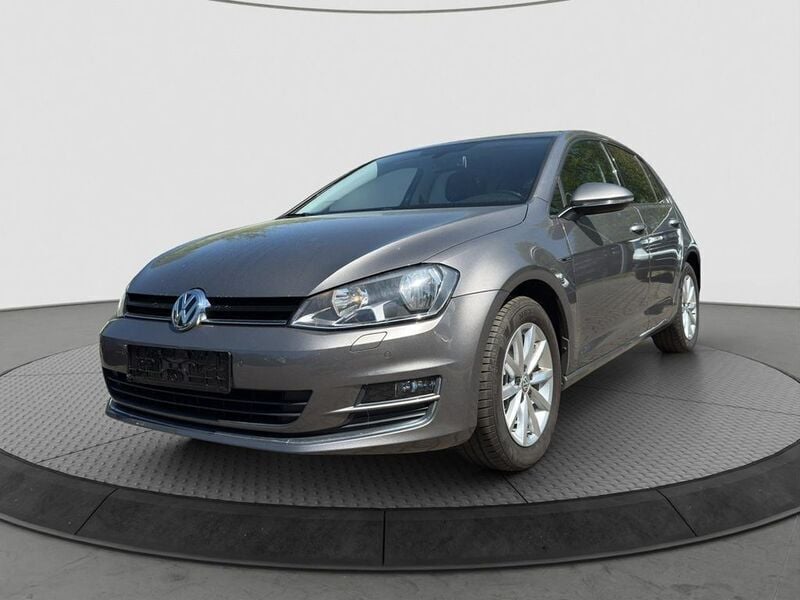 Grau Gebraucht 2015 VW Golf VII LOUNGE Limousine | 10.340 € (Guter Preis) - Bild 1/4
