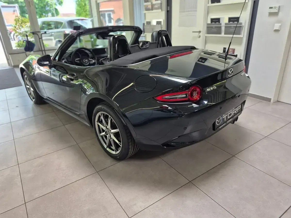 Neu Mazda MX5 Exclusive-Line 132 PS (97 kW) 2026 Schwarz Cabrio