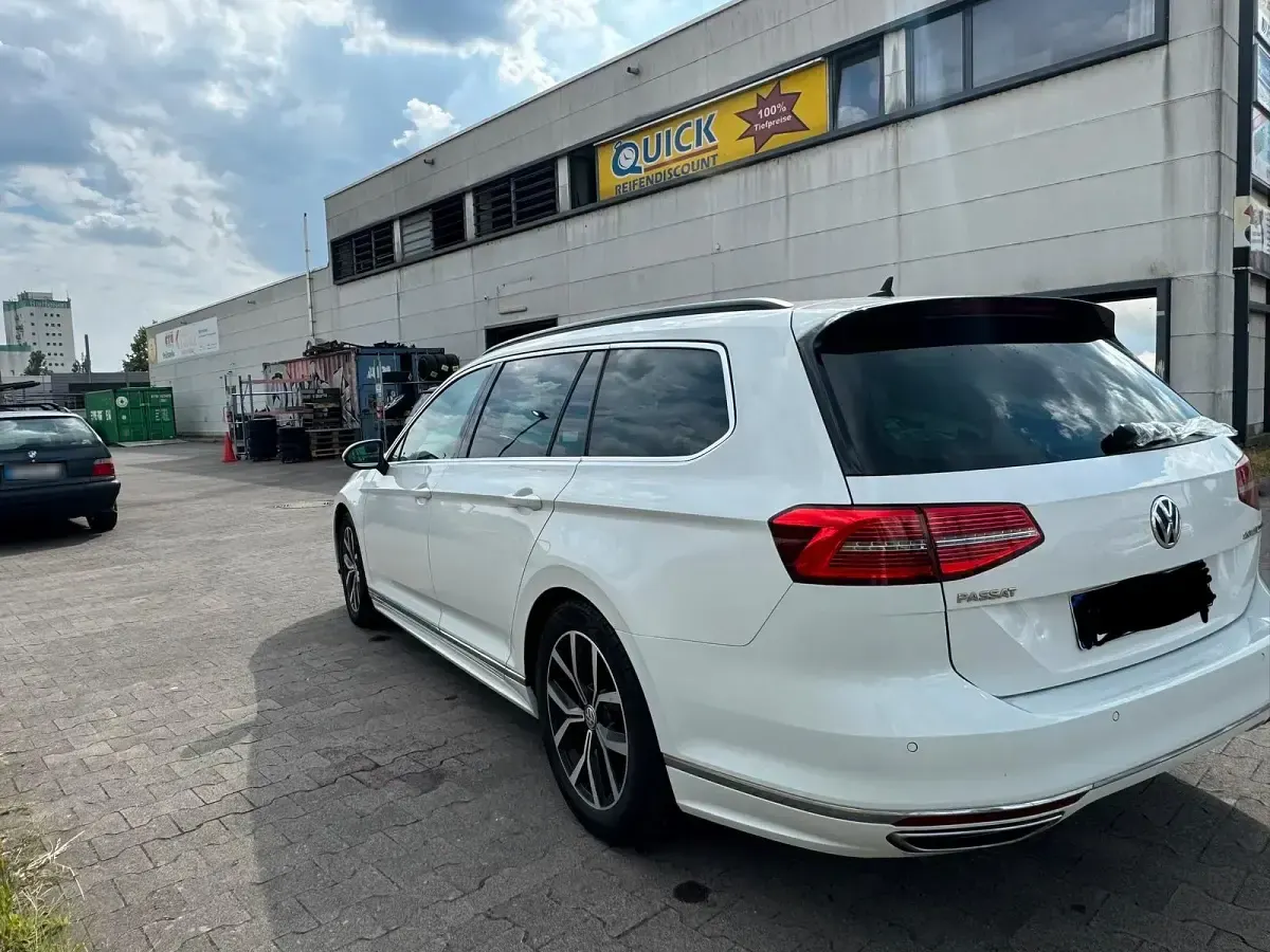 Gebraucht VW Passat R-line 150 PS (110 kW) 2016 Weiß Kombi